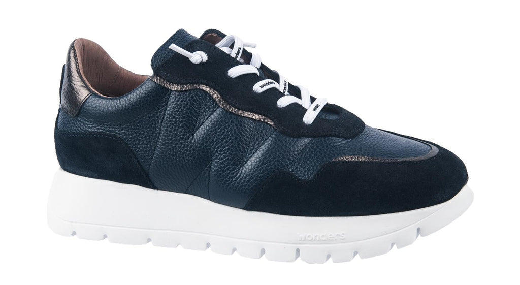 Ladies sneakers from Wonders in navy leather and suede